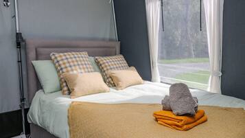 2 habitaciones, decoración personalizada y muebles diferentes