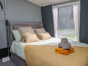 2 habitaciones, decoración personalizada y muebles diferentes