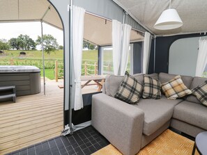 Living room - The Kingfisher (Llandrindod Wells)