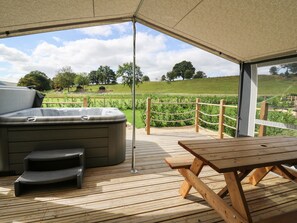 Property grounds - The Kingfisher (Llandrindod Wells)
