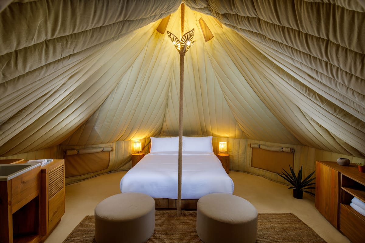 Polaris Tent Queen | In-room safe, free WiFi, bed sheets