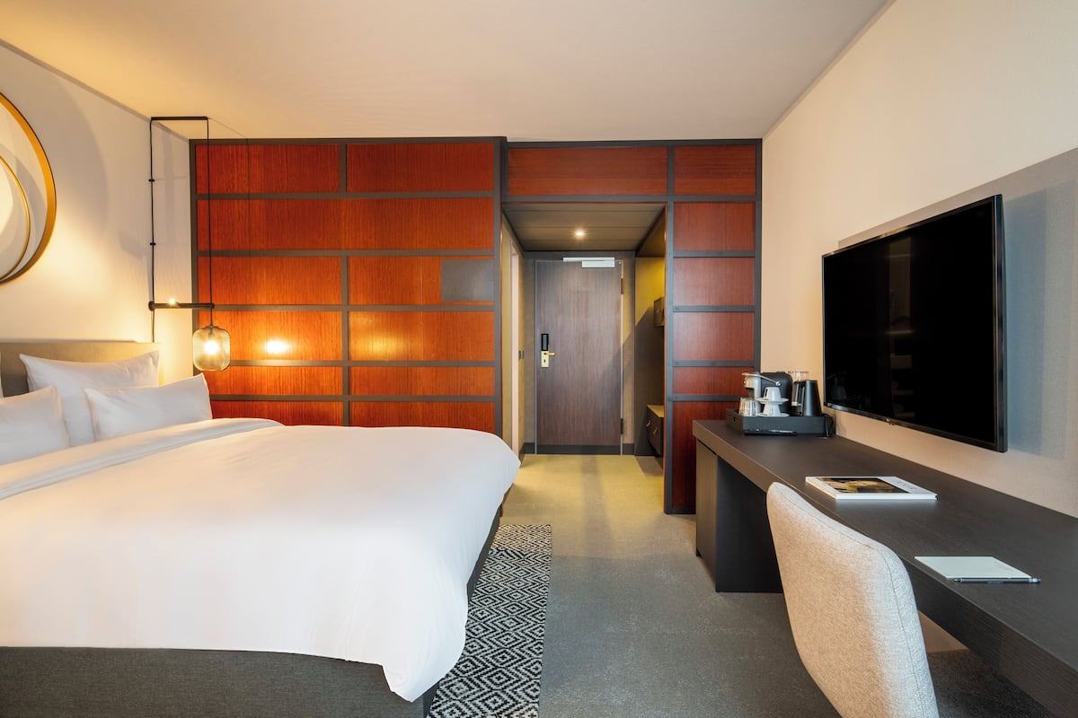 In-room safe, desk, laptop workspace, blackout drapes