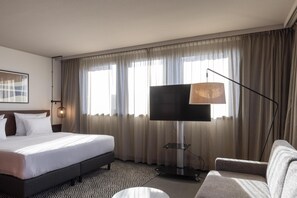 Junior Suite, 1 King Bed with Sofa bed, Balcony, City View | In-room safe, desk, laptop workspace, blackout drapes - Scandic Nürnberg Central (Nuremberg)