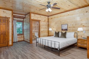 6 bedrooms, travel crib, free WiFi, bed sheets