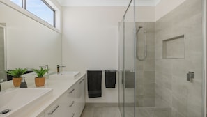 Bathtub