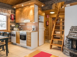 Kühlschrank, Mikrowelle, Geschirrspüler, Kochgeschirr/Geschirr/Besteck