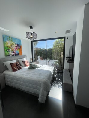 4 chambres, fer et planche à repasser, Wi-Fi gratuit, draps fournis