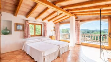 5 soverom, strykejern/-brett, wi-fi (inkludert) og sengetøy