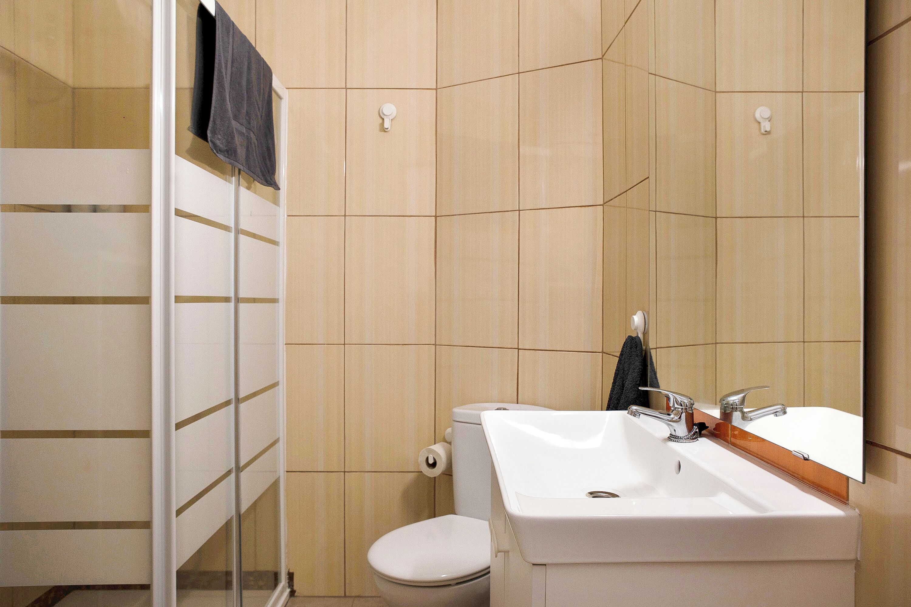 Dusche, Haartrockner, Handtücher