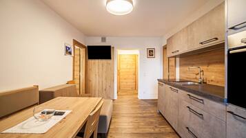 Réfrigérateur, four, plaque de cuisson, lave-vaisselle