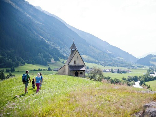 Ferienwohnung "Parigger Apt Lavendel" mit Bergblick, Gemeinschaftsgarten und WLAN