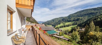 Appartamento vacanze "Parigger Apt Zirbe" con balcone privato, giardino comune e Wi-Fi