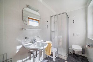Shower, towels
