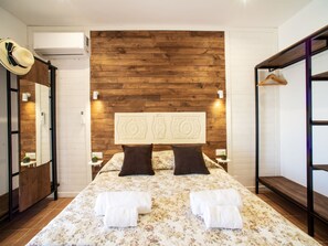 2 bedrooms, iron/ironing board, WiFi