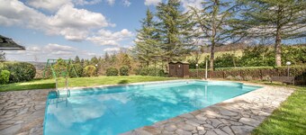 Appartement 'Girasole ad Antico Casale '700' met gedeeld zwembad & Wi-Fi