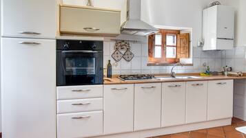 Kühlschrank, Ofen, Herdplatte, Hochstuhl