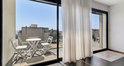 Holiday Apartment 'Sublime Mundo' with Shared Pool, Balcony & Wi-Fi