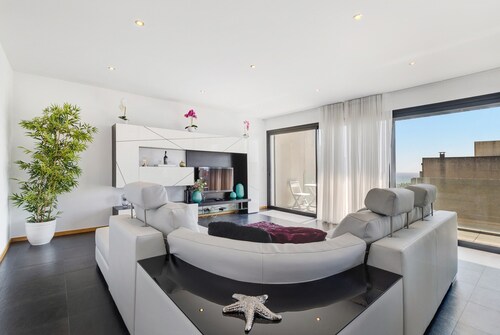 Appartement de vacances 'Sublime Mundo' avec piscine partagée, balcon et Wi-Fi.