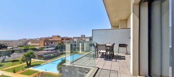 Holiday Apartment 'Sublime Mundo' with Shared Pool, Balcony & Wi-Fi