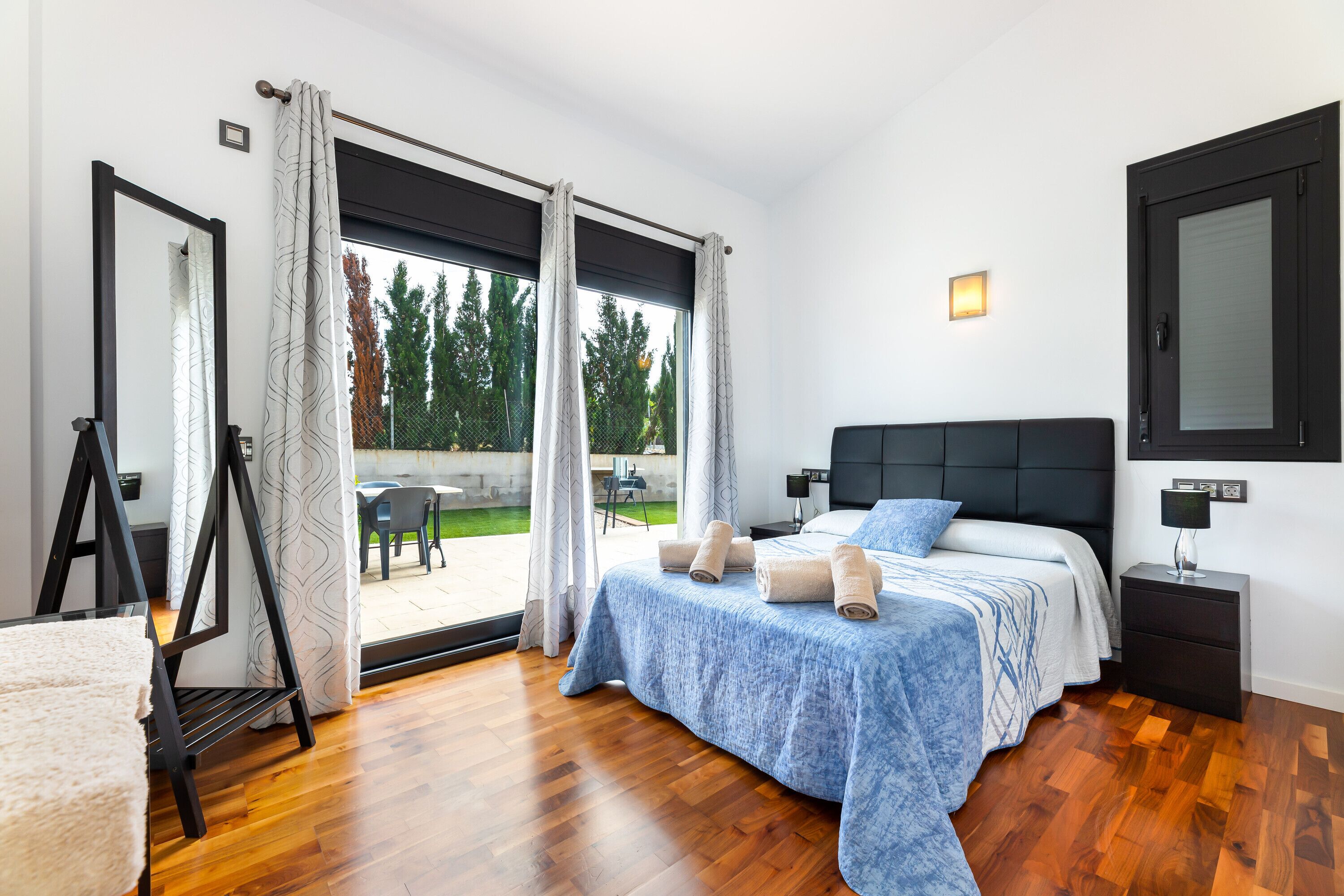 3 chambres, fer et planche à repasser, Wi-Fi gratuit, draps fournis