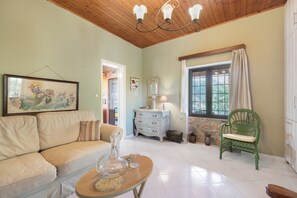 Télévision, chaîne hi-fi