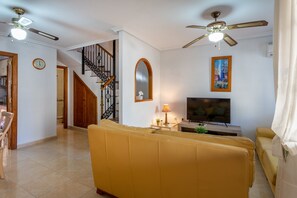 Televisio, DVD-soitin, stereot