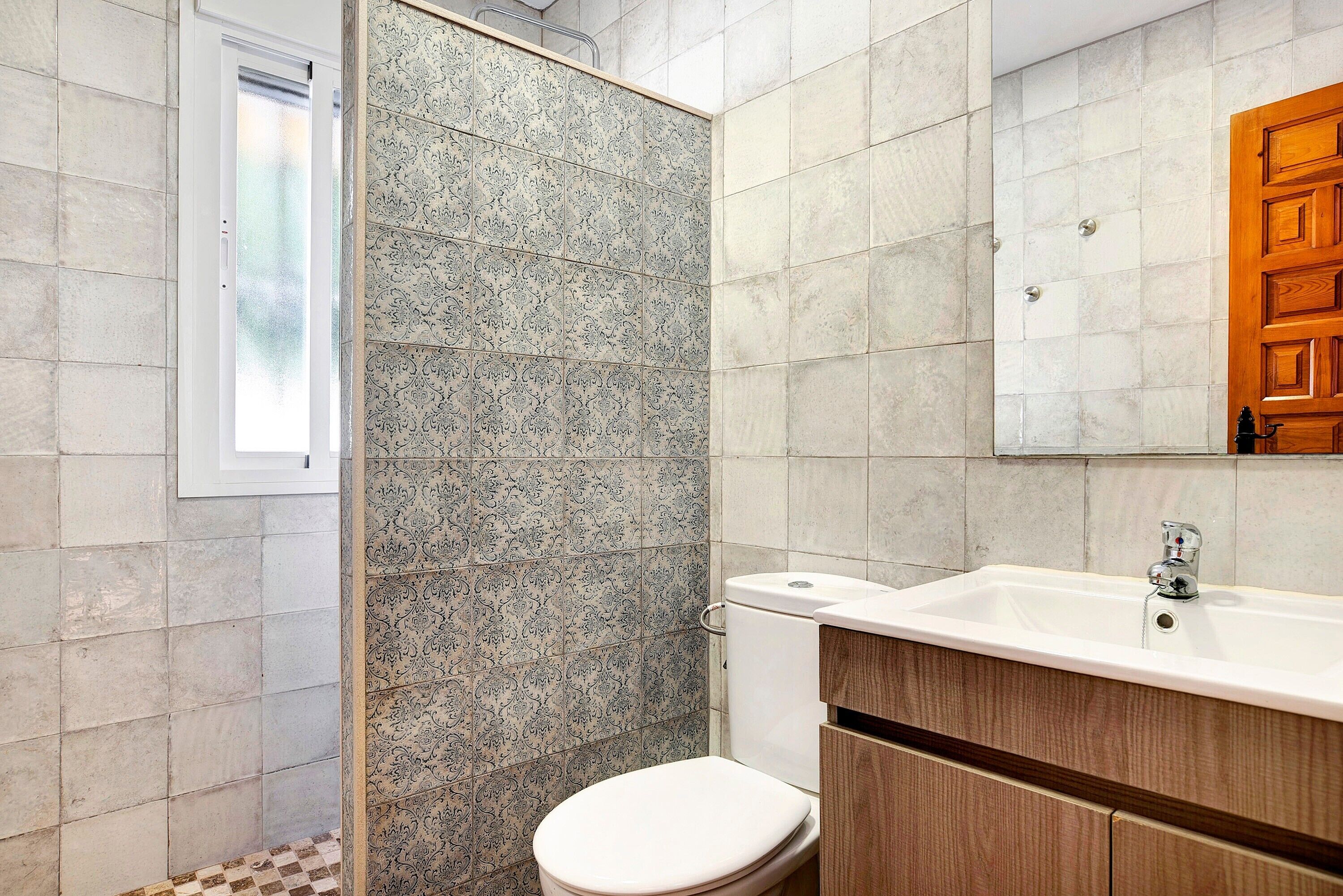 Douche, serviettes fournies