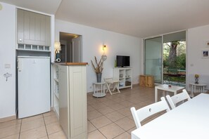 Dining - Apartment "Bisbau" with Private Terrace, Private Garden & Shared Pools (Moliets-et-Maa)