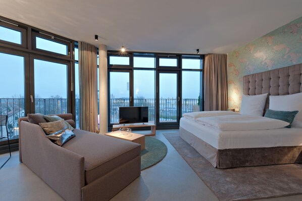 Premium bedding, individually decorated, individually furnished - Boutiquehotel Bunker (Munich)