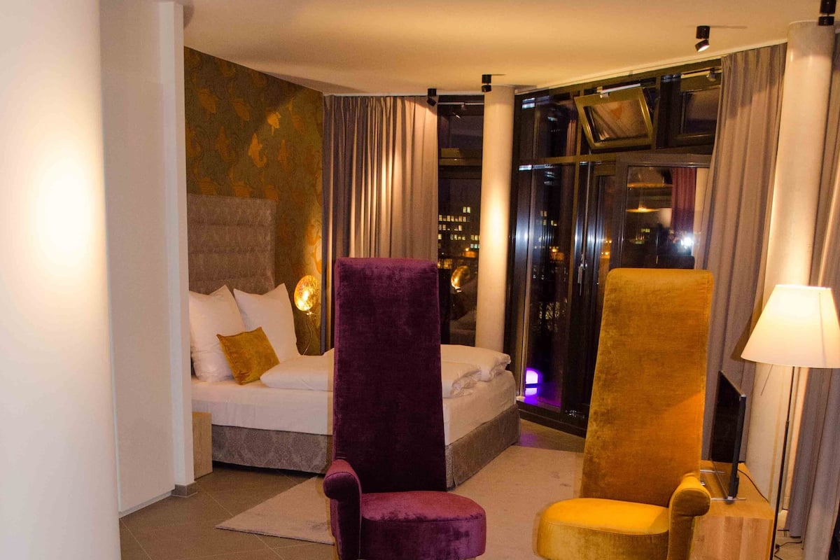 1 bedroom, premium bedding, individually decorated