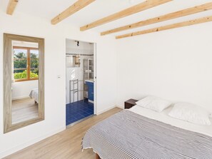 4 chambres, fer et planche Ă repasser