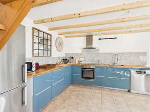 Réfrigérateur, micro-ondes, four, lave-vaisselle