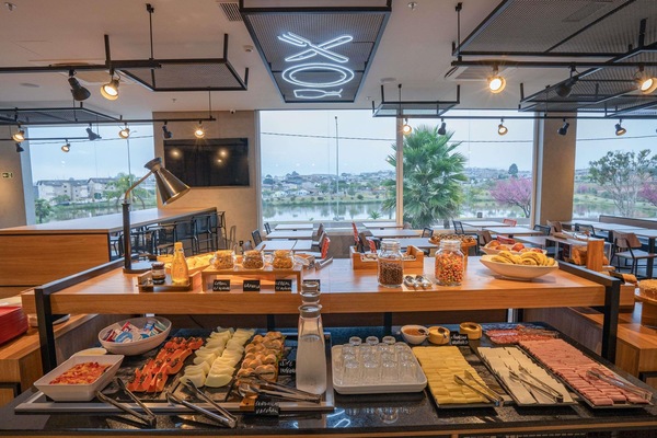 Daily buffet breakfast for a fee
