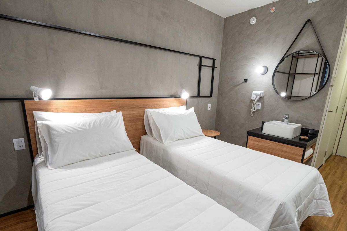 In-room safe, soundproofing, free WiFi