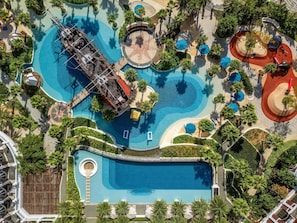 2 outdoor pools, pool umbrellas