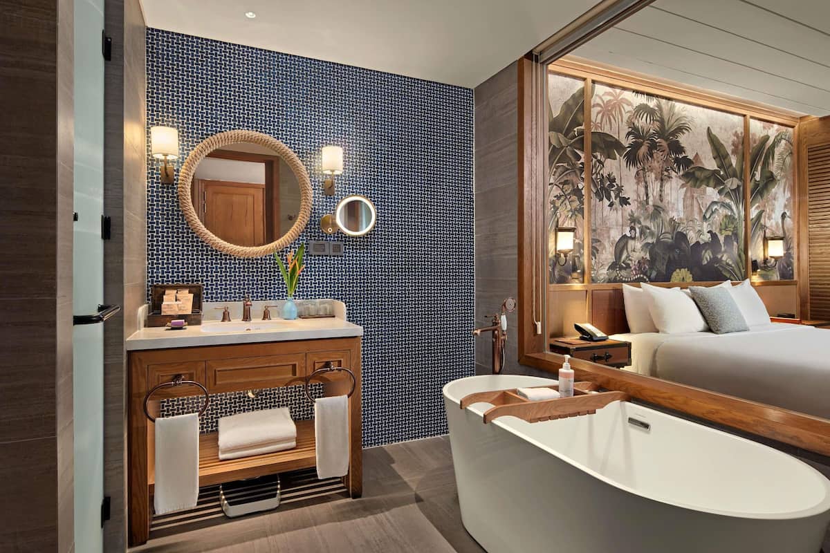 Minibar, in-room safe, soundproofing, iron/ironing board