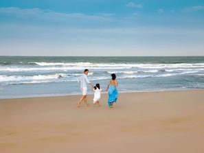 Beach nearby, white sand, sun-loungers, beach umbrellas