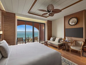 Habitación Deluxe, 1 cama de matrimonio grande, vistas al mar | Minibar, caja fuerte, sistema de insonorización