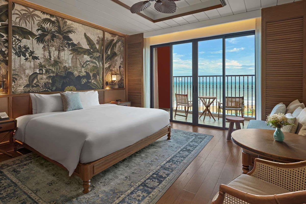 Executive Room, 1 King Bed, Sea View, High Floors