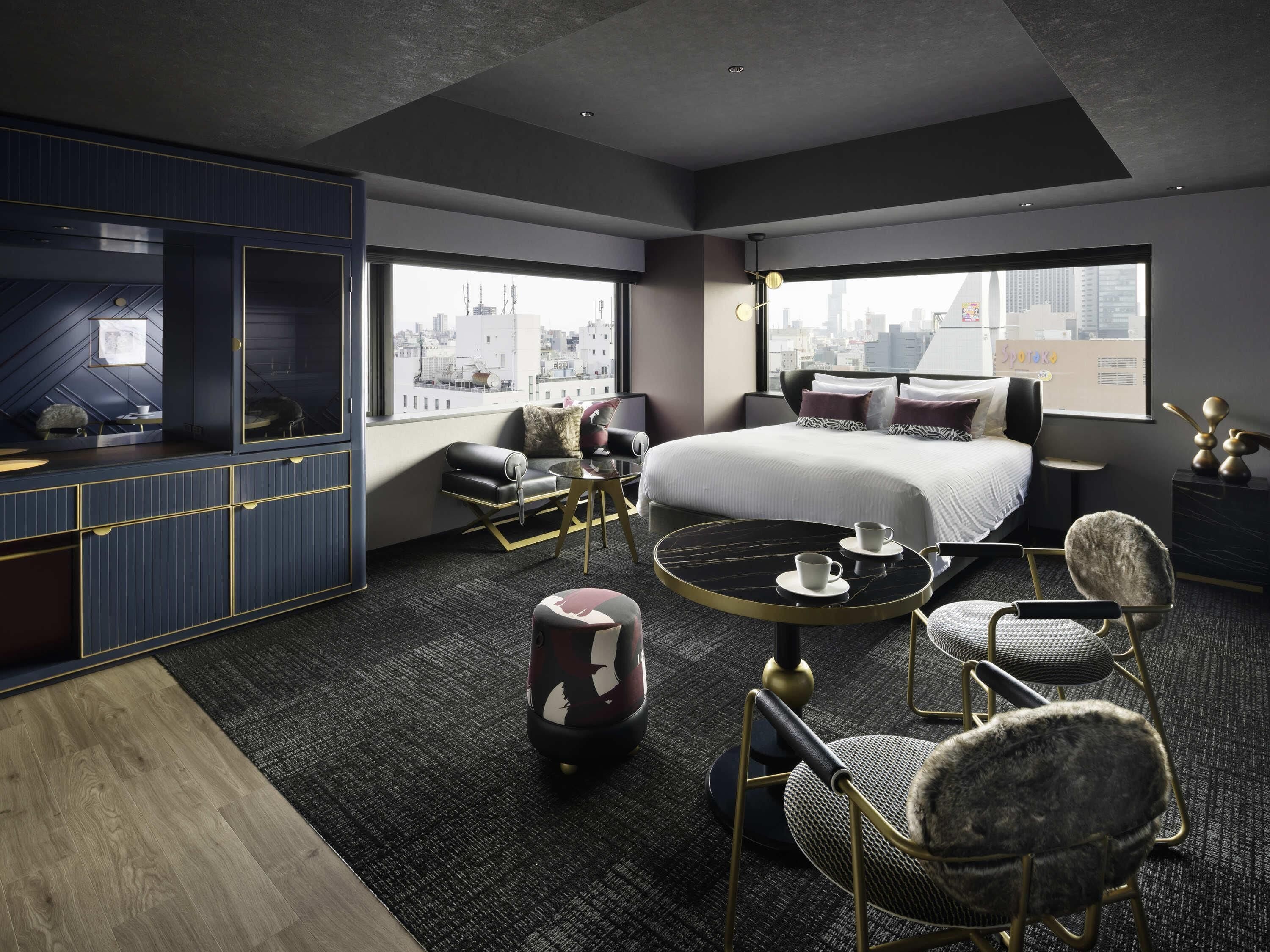 Chambre Familiale (Privilege, with Washing Machine) | Coffres-forts dans les chambres, bureau, rideaux occultants