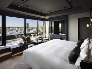 In-room safe, desk, blackout curtains, iron/ironing board - Mercure Tokyu Stay Osaka Namba (Osaka)