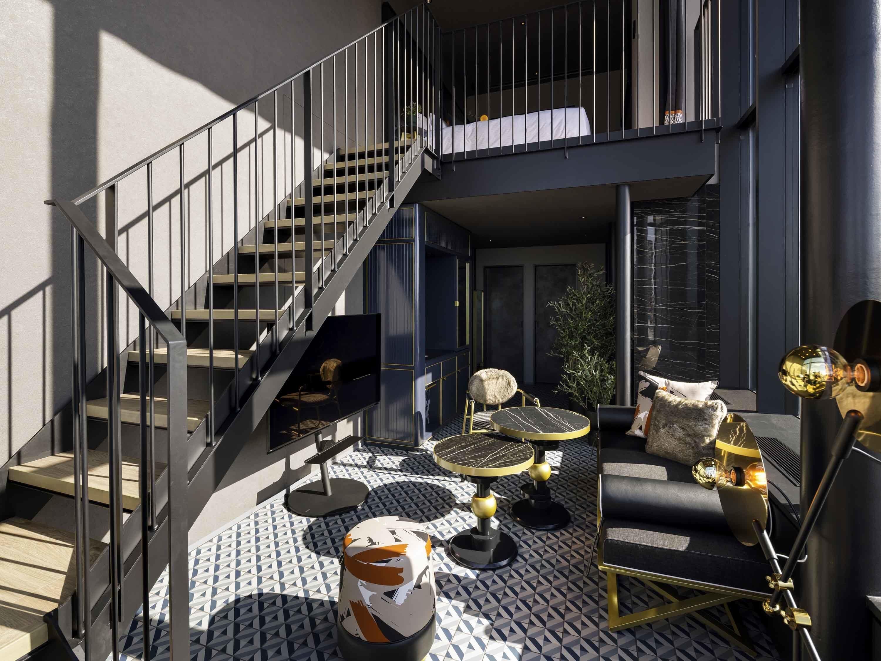 Suite, 2 Single Beds | In-room safe, desk, blackout curtains, iron/ironing board