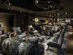 Breakfast and lunch served