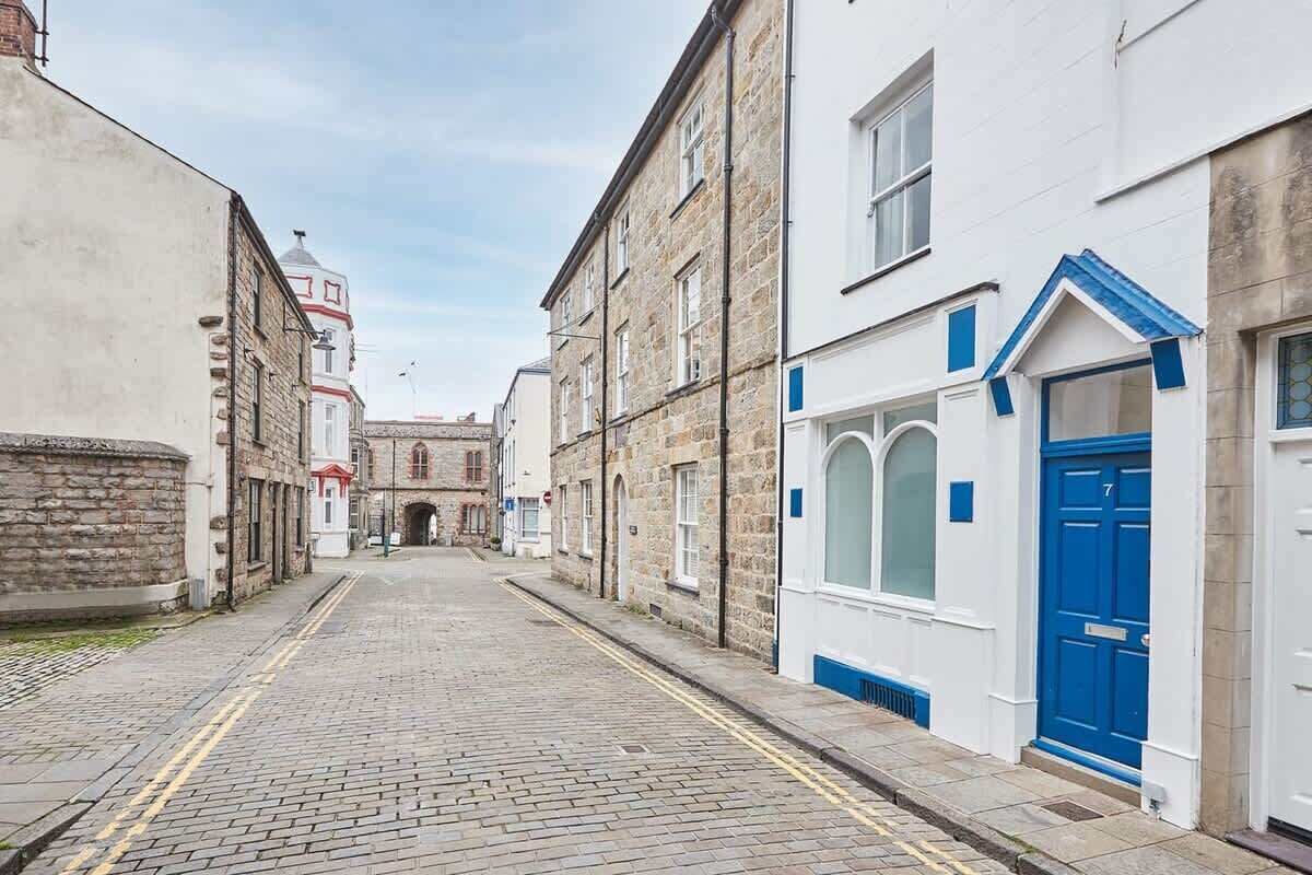 Apartment 2 @ High Street, Caernarfon - Host & Stay