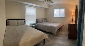 5 bedrooms, free WiFi, bed sheets