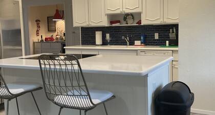 4 Minutes Drive to AT&T Stadium - Entire home