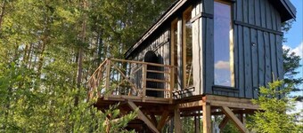 Viking house in the tree! Jacuzzi, Sauna