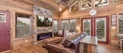 Cabin, 3 Bedrooms | Living room | Smart TV