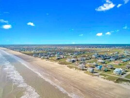 House, 3 Bedrooms | Beach