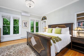 4 soverom, strykejern/-brett, wi-fi (inkludert) og sengetøy